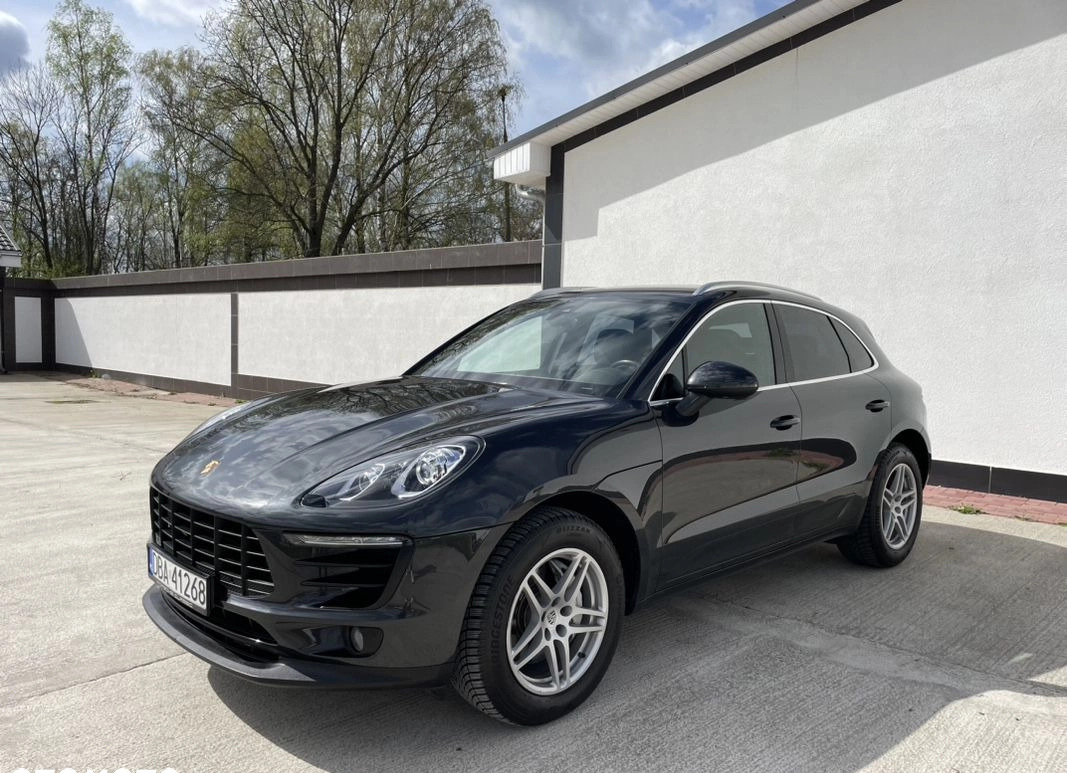 Porsche Macan cena 165900 przebieg: 98600, rok produkcji 2017 z Kisielice małe 191